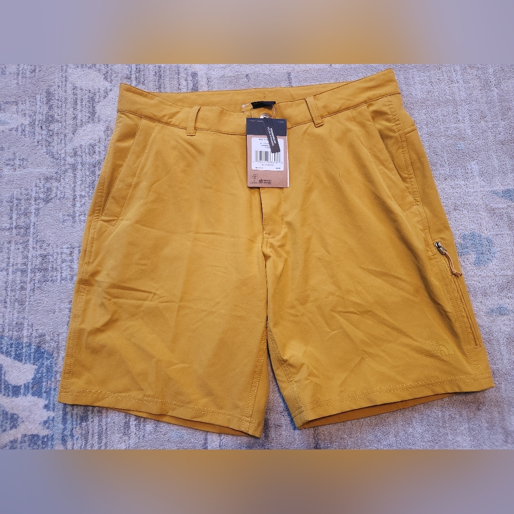 Mens Northface Rolling Sun Shorts. Size 34. Yellow. NWT